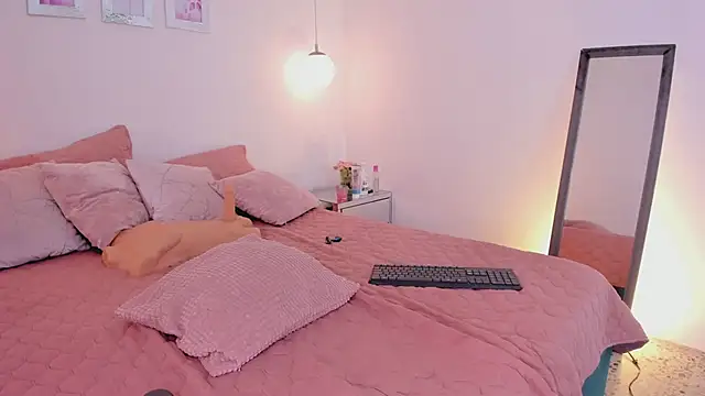 ibella7 (F young) - spit my boobs