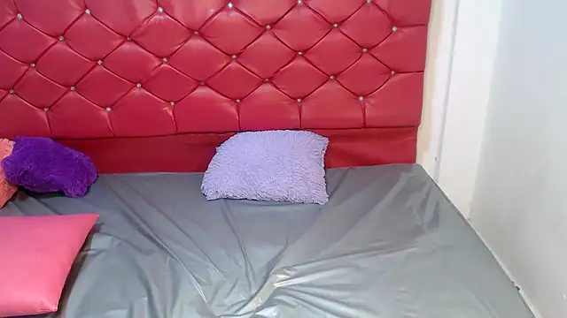 nicolekittyx - Nicolekittyx's free webcam - UK Sex Cams