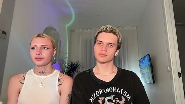 twl8vibe - Twl8vibe's free webcam - UK Sex Cams