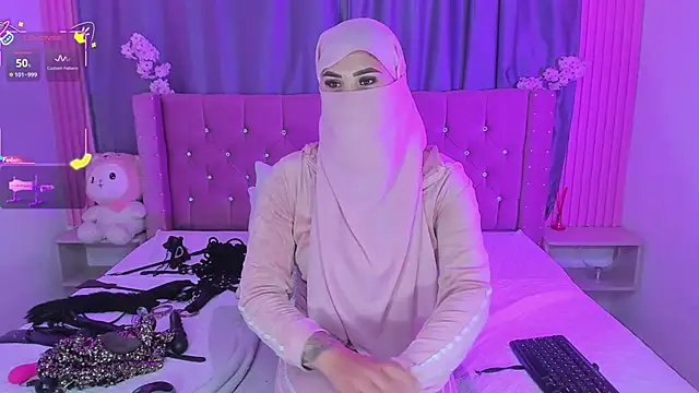 nayla-mouna - Nayla-Mouna's free webcam - UK Sex Cams