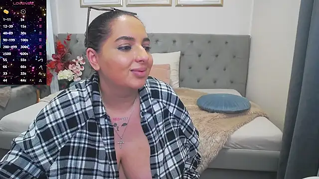 bustyallyy - BustyAllyy's free webcam