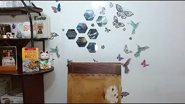 lauramallioni - LauraMallioni's free webcam