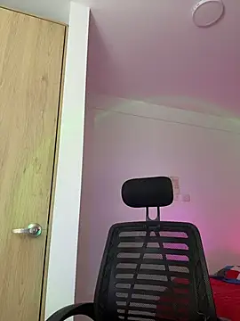 aliciia_23 - Aliciia_23's free webcam