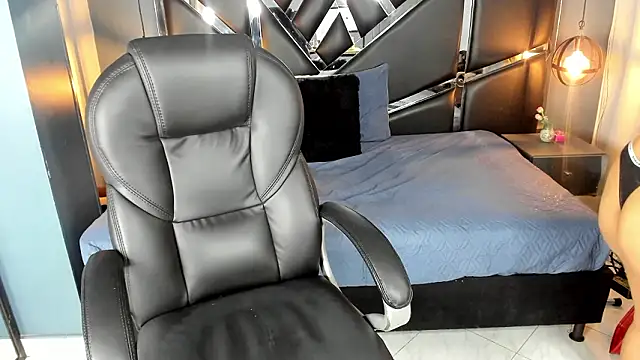 esmeralda__18 - Esmeralda__18's free webcam