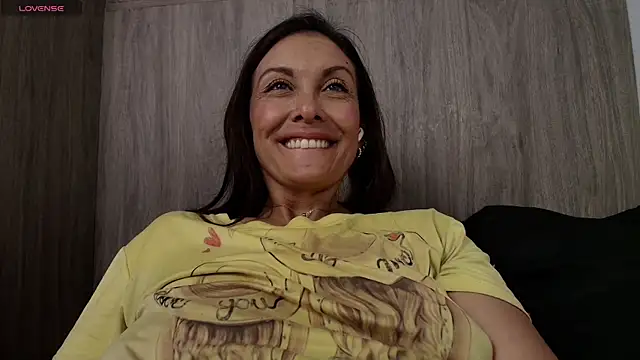 swetisabella01 - Swetisabella01's free webcam