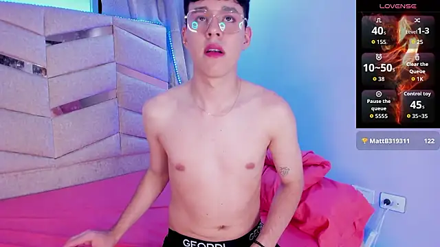 tom_parker_ (M young) - Put me on doggy + spank x 5 🔥🖐🍑