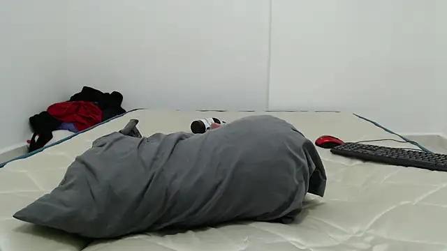 lancelot_19 - Lancelot_19's free webcam - UK Sex Cams