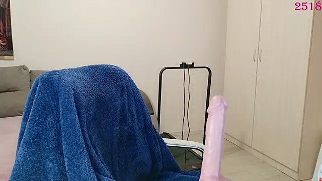 bigbootyfoxx - BIGbootyFOXX's free webcam - UK Sex Cams