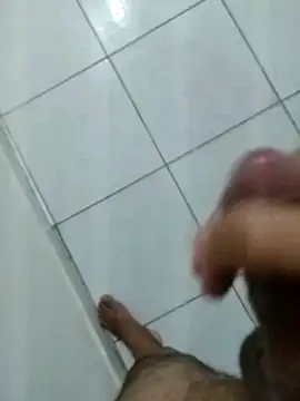 putopau15 (Ask my age) - Vem tirar meu leitinho