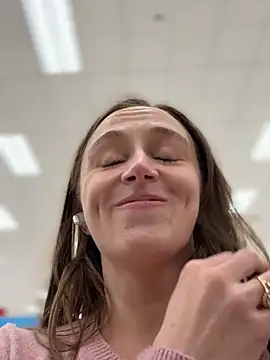 lunagirl13 live cam profile