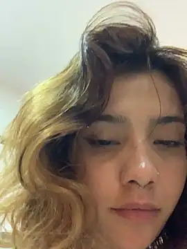 miaacute- (F teen) - FINGERS DEEP IN PUSSY WET