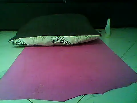 sassydoll1 - Sassydoll1's free webcam - UK Sex Cams