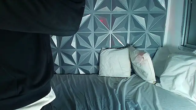 emmy_lander1 - Emmy_lander1's free webcam - UK Sex Cams