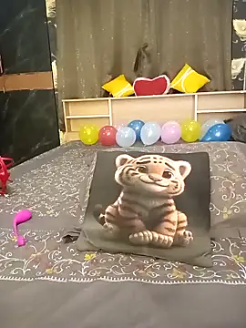 bold_quinn - Bold_Quinn's free webcam - UK Sex Cams