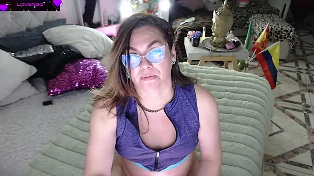 myrnasexxx - Myrnasexxx's free webcam - UK Sex Cams