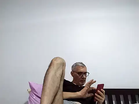 BIGUNCUTHARDCOCK live sex cam