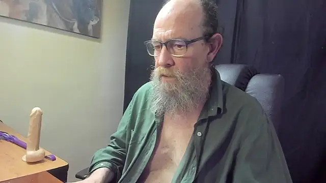 uncle_hottie (M grandpa) - Have you a large bulge?