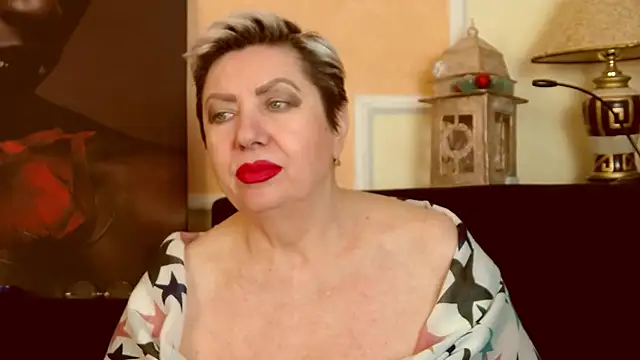 LadyPosh live cam profile