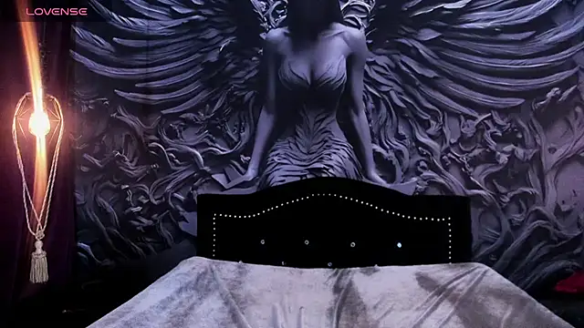 Live solo webcam of roxxxan_