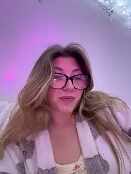 LillySpark201's live cam