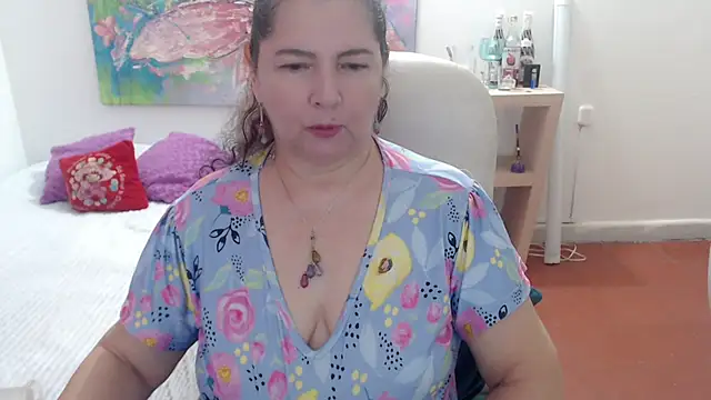 leonela_69 - Leonela_69's free webcam - UK Sex Cams