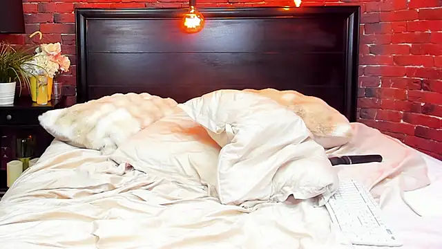 ChristynaRoss's Stripchat show and profile