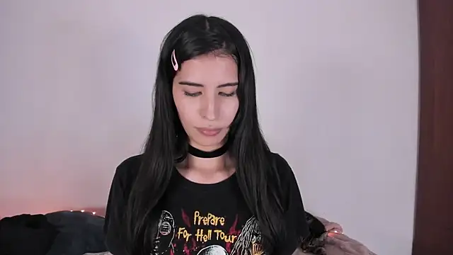 sophixoxo - Sophixoxo's free webcam - UK Sex Cams