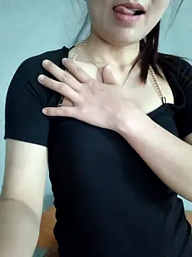 Webcam Model (Vanvan68xx)  is live.Free join now!