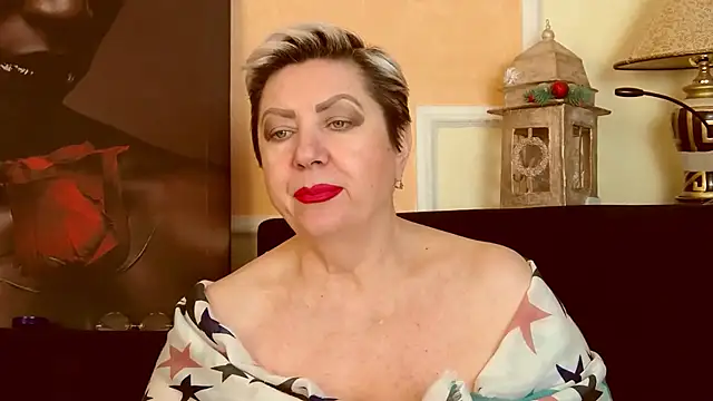 LadyPosh live cam profile