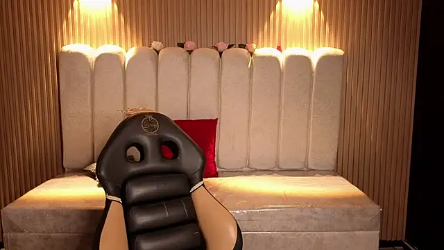 _mia_evans_1 - _Mia_Evans_1's free webcam - UK Sex Cams