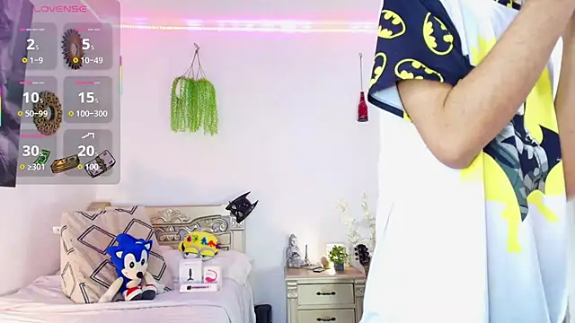 huge_armound - Huge_armound's free webcam - UK Sex Cams