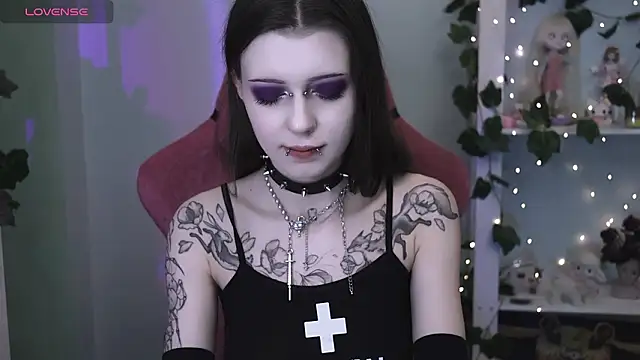 prettybones - Prettybones's free webcam - UK Sex Cams