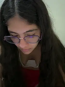 Webcam Model (diosa_sofia19)  is live.Free join now!