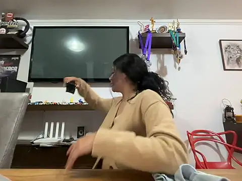 Webcam Model (kinky_mila@xh)  is live.Free join now!