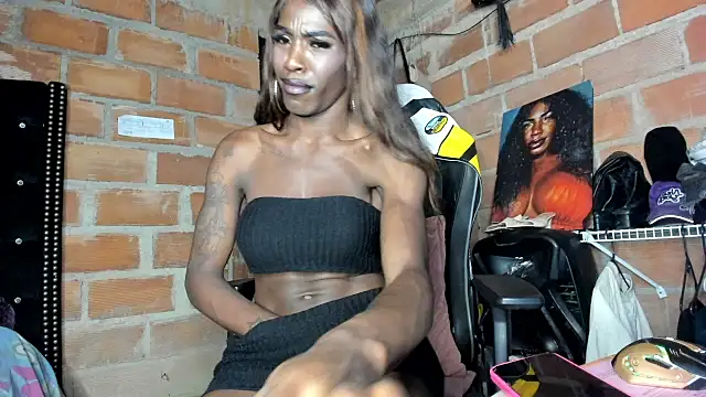 Richchocolatesweet_ live sex cam