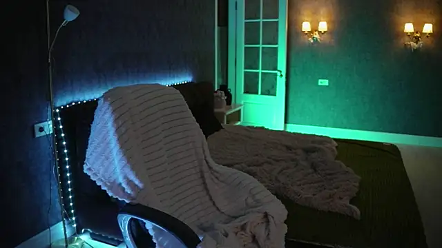 LisaElfy live sex cam