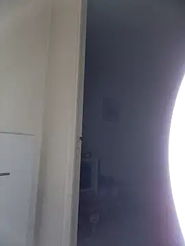 Webcam Model (AMYRA_HOT)  is live.Free join now!