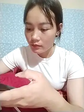 little-green-sprout (F young) - Sending you a kiss 😘