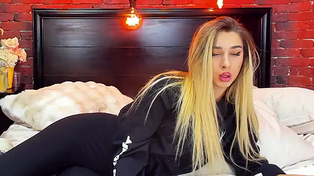 ChristynaRoss live sex cam