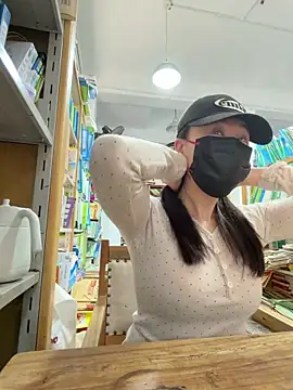 美女zhizhibaobei在线直播