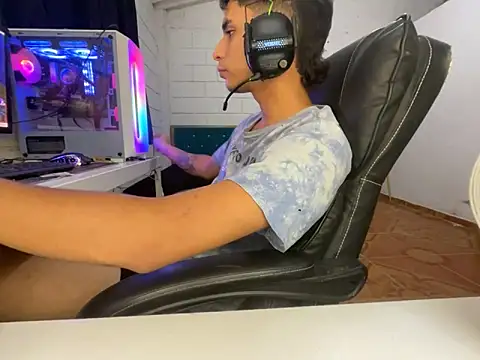 Max_TheHorseDick's live cam