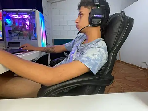 Max_TheHorseDick's live cam