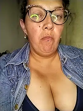 Webcam Model (_Saraqueen)  is live.Free join now!