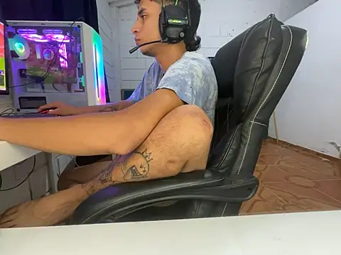 Max_TheHorseDick's live cam