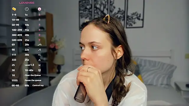 MalvinaTrafford webcam