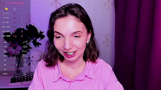 KindHazelHere_ live sex cam