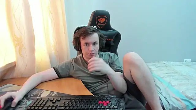 iliaskrislove - Iliaskrislove's free webcam - UK Sex Cams