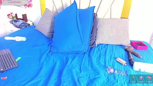 vahiolet_fuentes - Vahiolet_fuentes's free webcam - UK Sex Cams