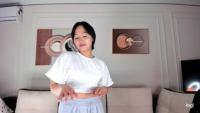 hangiho - Hangiho's free webcam - UK Sex Cams