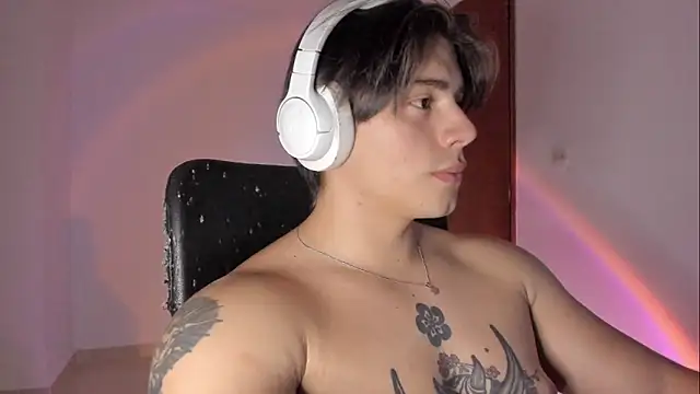 giordano_russo - Giordano_Russo's free webcam - UK Sex Cams